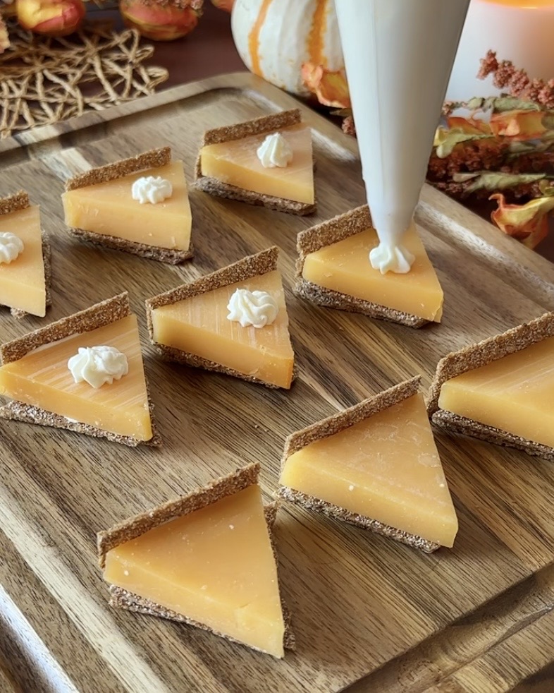 piping-cream-cheese-pumpkin-pie-cheese-bites.jpg